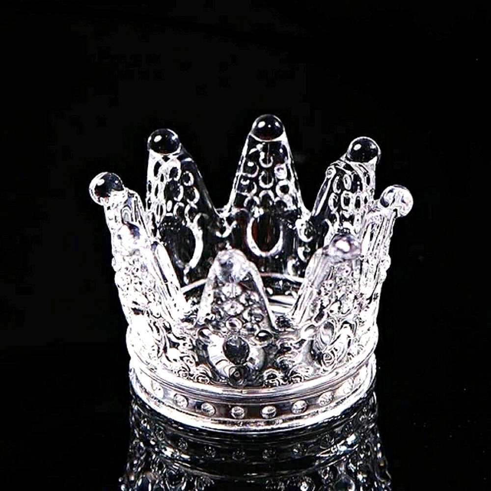 Crown candleholder